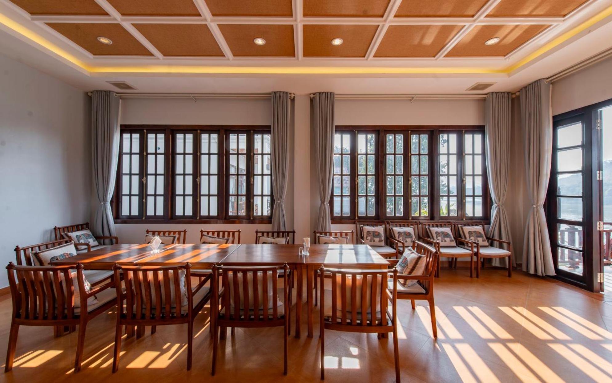 Relaxful Hotel泊岸酒店 Луанг Прабанг Екстериор снимка